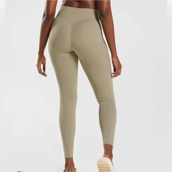 Gym Shark / Whitney Leggings - Picture 5 of 6